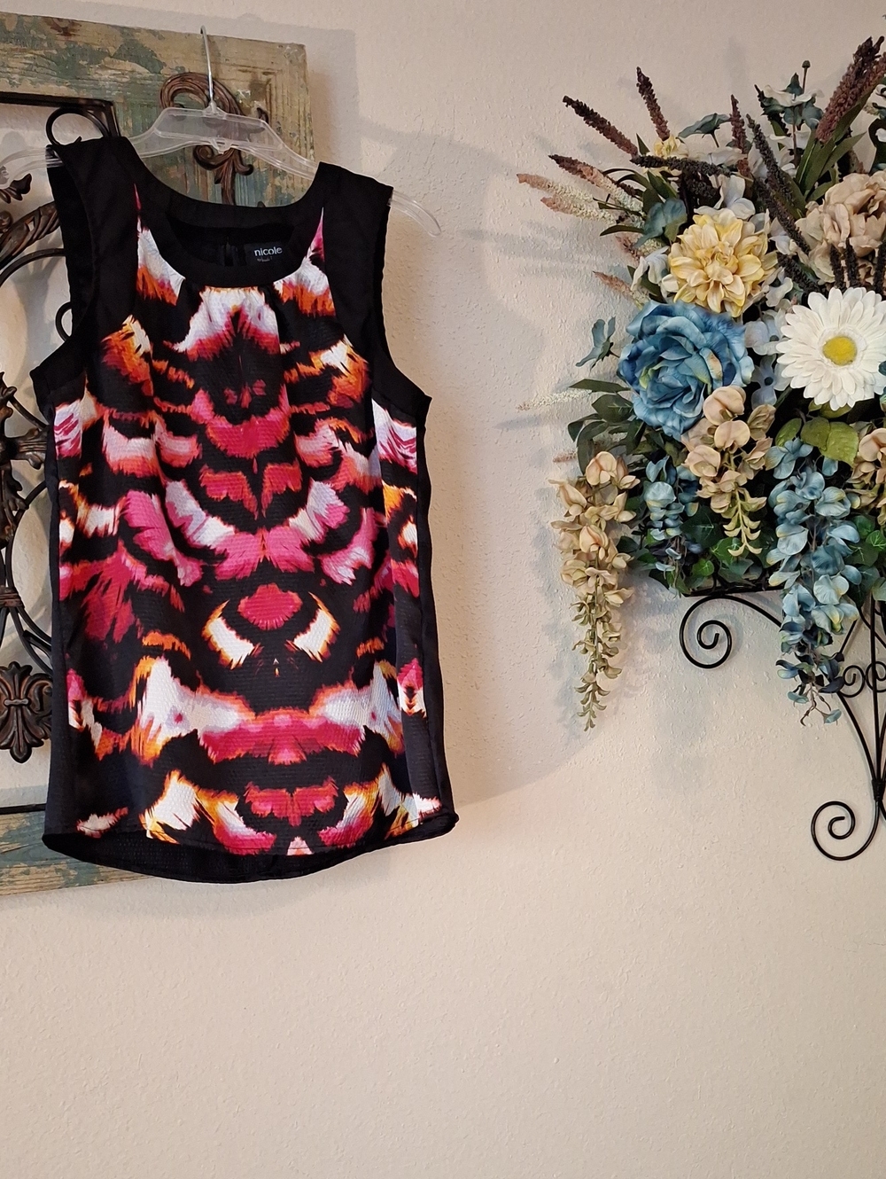 🔥🔥CLEARANCE🔥Nicole Miller Blk/ Pink/Orange Abstract Print Top Size XS